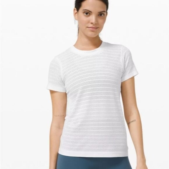 Lululemon Swiftly Breath White Perforated Short Sleeve T-Shirt Size 6 EUC 7675 - Picture 1 of 9